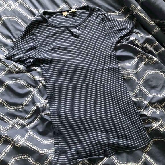 Levi’s striped tee - Picture 1 of 4